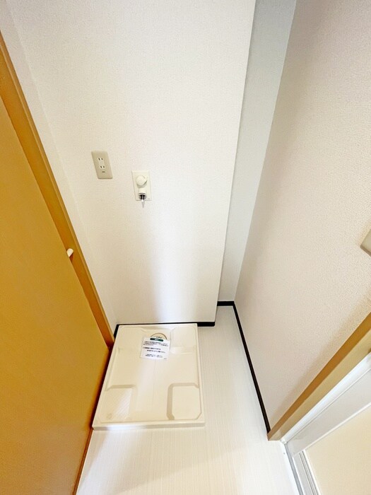 物件内観写真11　(洗濯機置場)