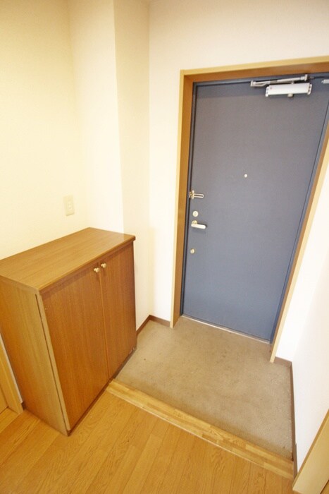 物件内観写真16　(玄関)