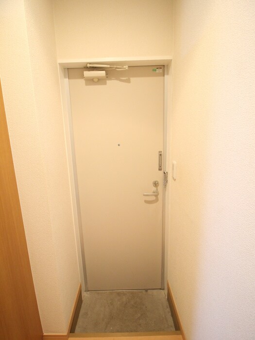 物件内観写真18　(玄関)