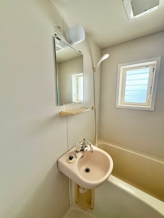 物件内観写真10　(洗面)