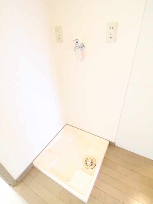 物件内観写真15　(洗濯機置場)