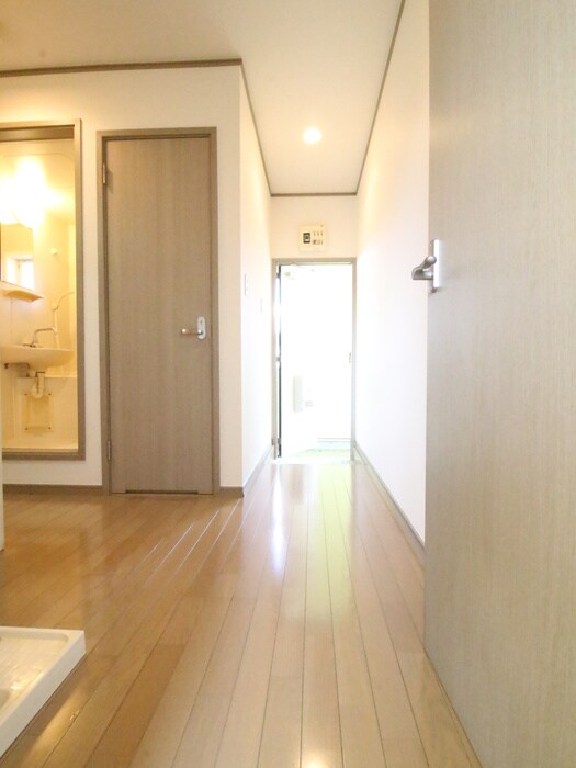 物件内観写真17　(廊下)