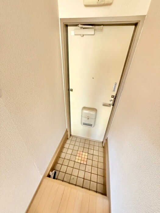 物件内観写真18　(玄関)