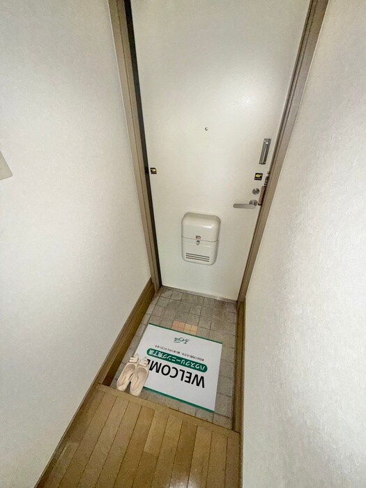 物件内観写真18　(玄関)