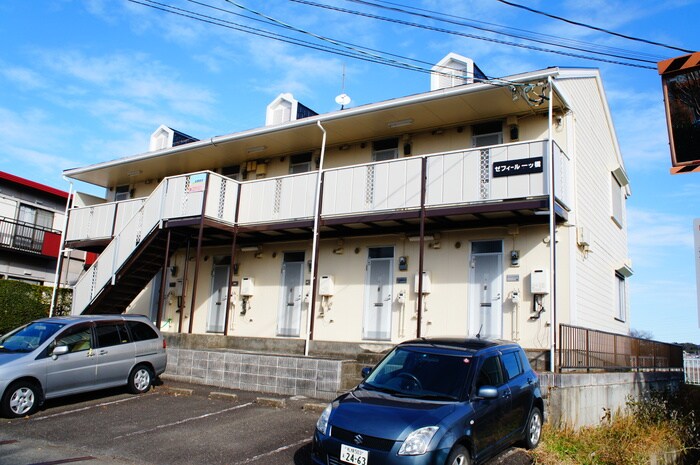 物件外観写真2　(駐車場)