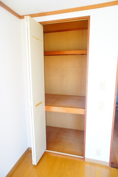 物件内観写真12　(収納)