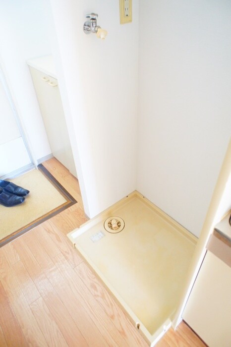 物件内観写真13　(洗濯機置場)