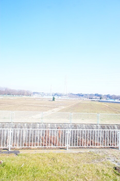 物件内観写真16　(室内からの展望)