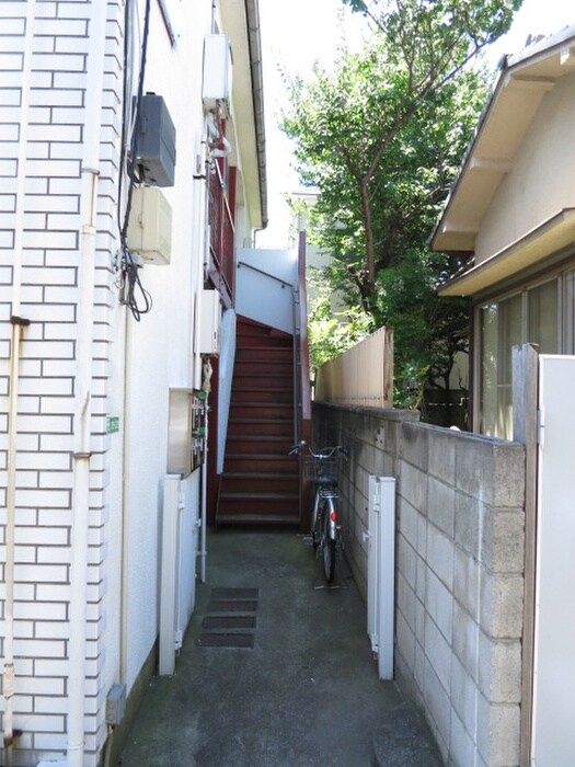 物件外観写真3　(エントランス部分)