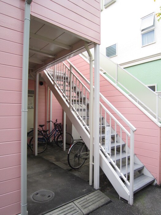 物件外観写真2　(エントランス部分)