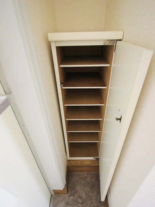 物件内観写真12　(靴箱)