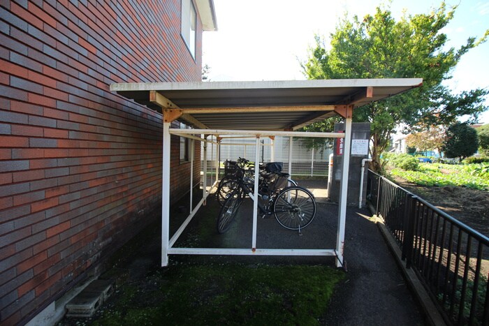 物件外観写真3　(駐輪場)