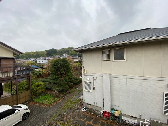 物件内観写真9　(室内からの展望)