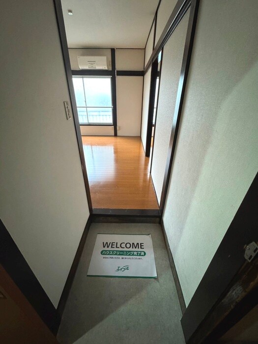 物件内観写真7　(玄関)