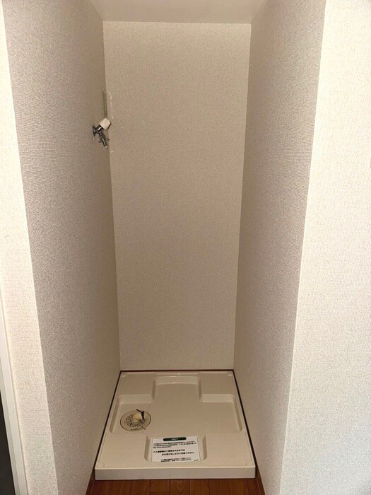 物件内観写真11　(洗濯機置場)