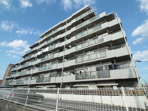 センチュリ－越谷外観写真