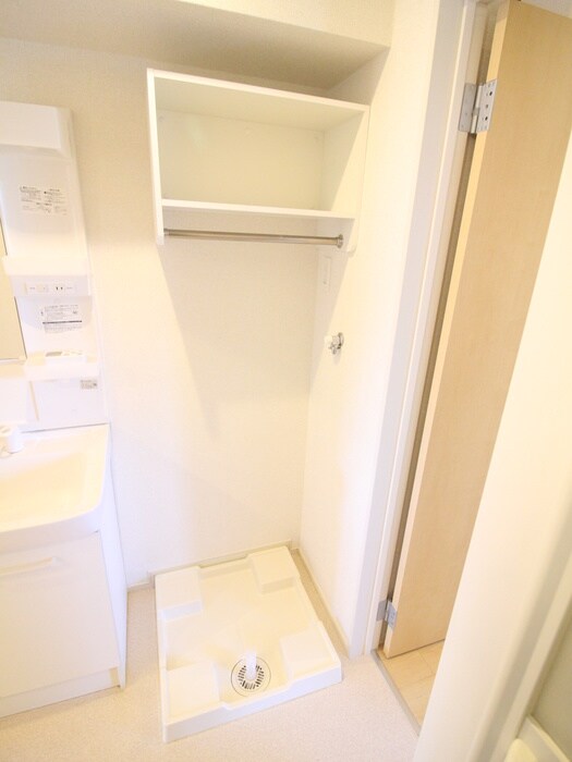 物件内観写真15　(洗濯機置場)