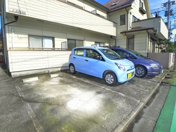 物件外観写真4　(駐車場)