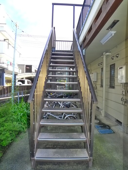 物件外観写真5　(エントランス部分)