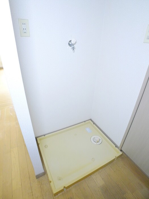 物件内観写真15　(洗濯機置場)