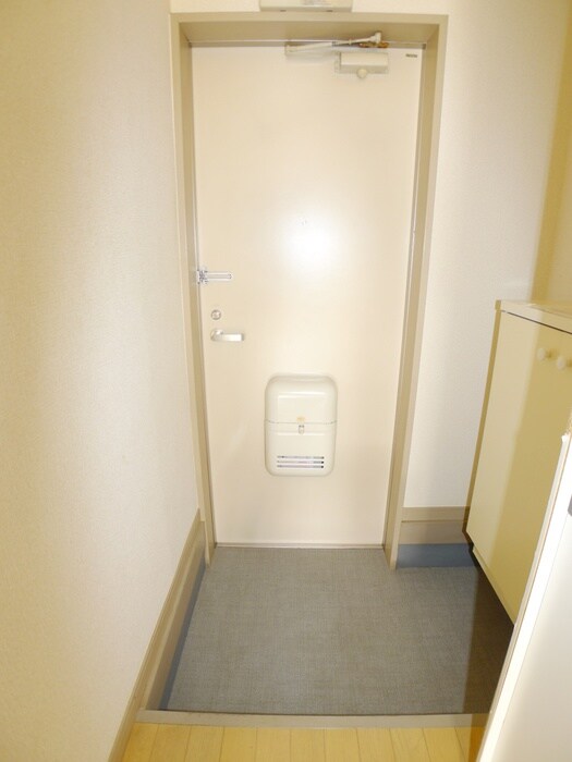 物件内観写真16　(玄関)