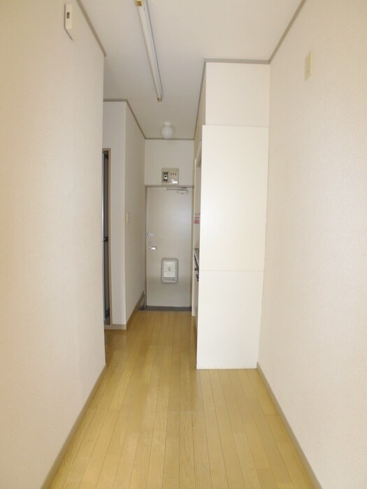 物件内観写真18　(廊下)