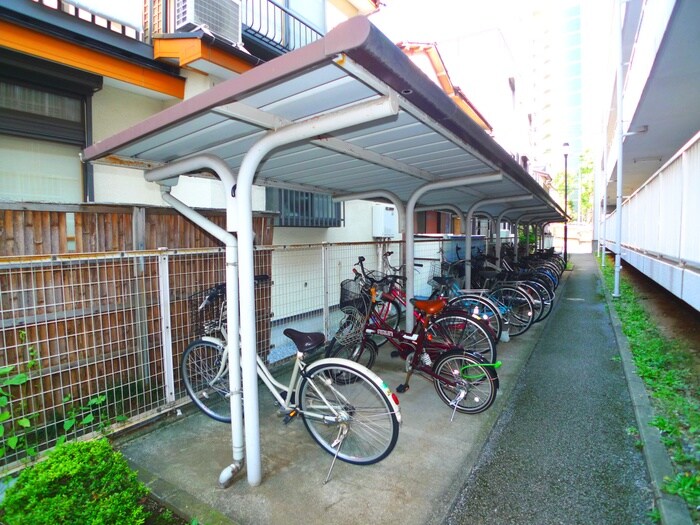 物件外観写真4　(駐輪場)