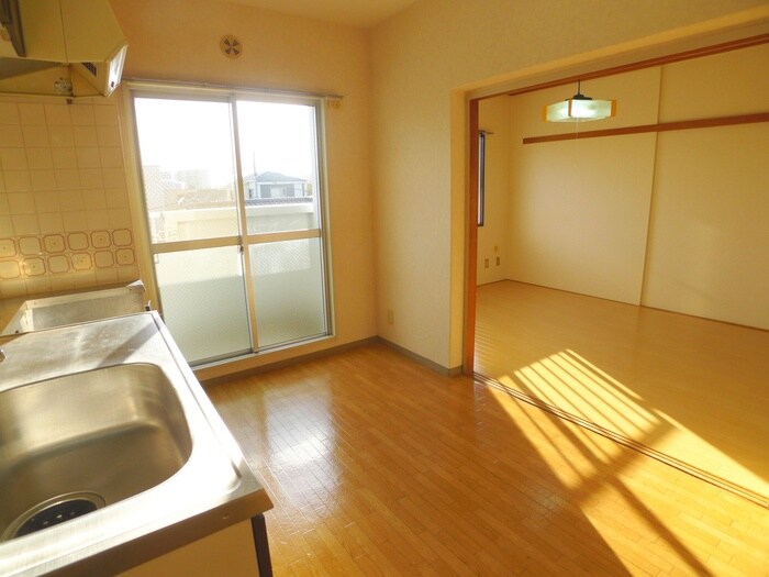 物件内観写真10　(居室)