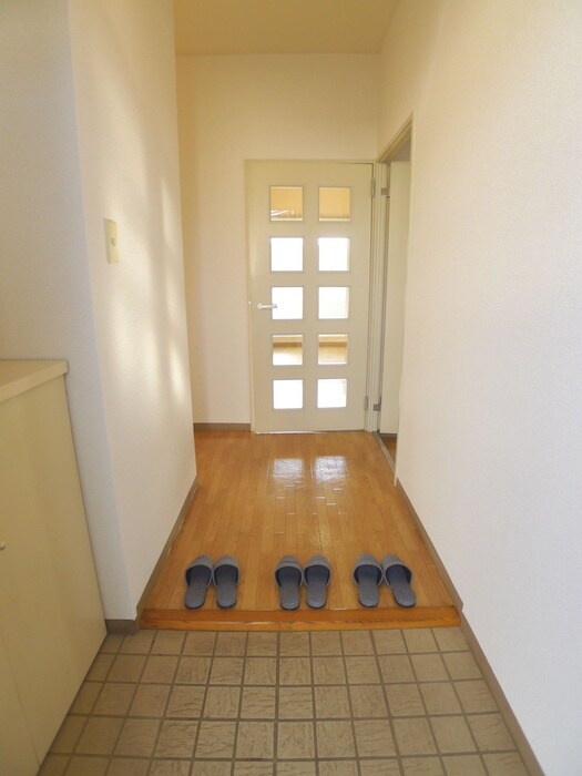 物件内観写真17　(玄関)