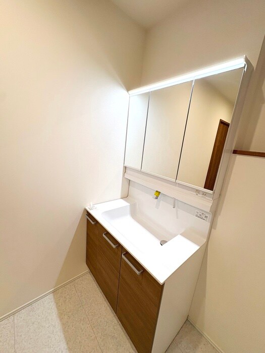 物件内観写真8　(洗面)