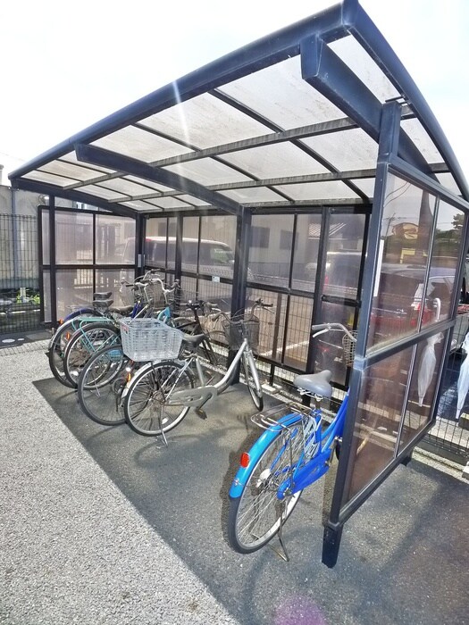 物件外観写真5　(駐輪場)