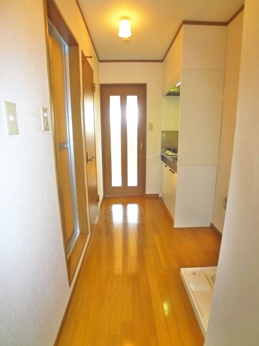 物件内観写真13　(廊下)