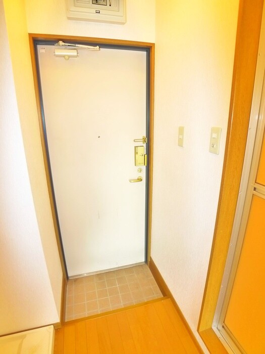 物件内観写真14　(玄関)