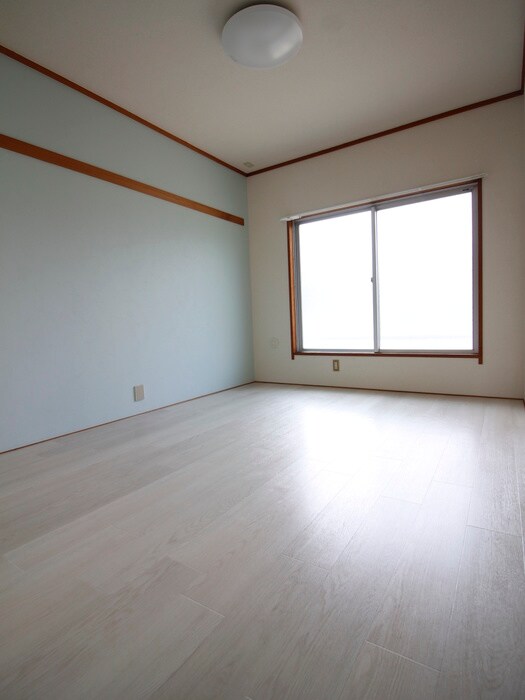 物件内観写真8　(室内からの展望)