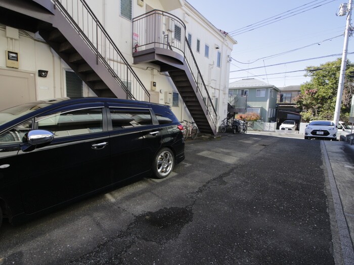 物件外観写真4　(駐車場)