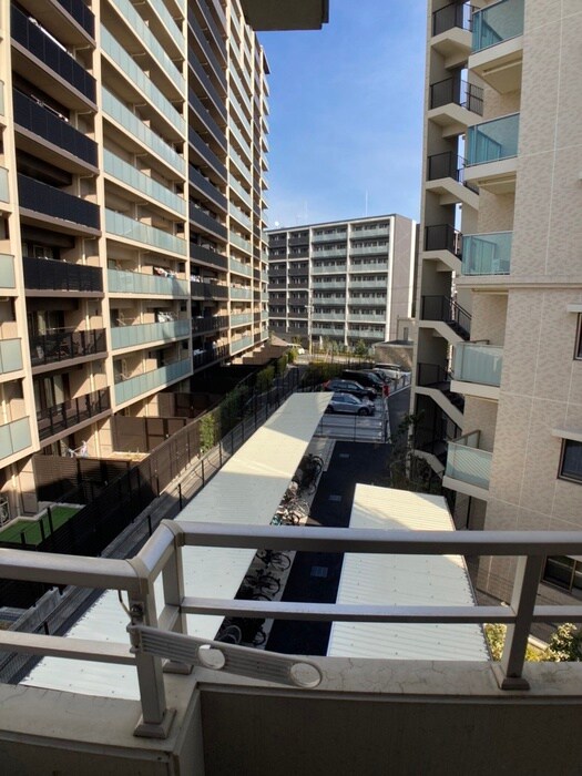 物件内観写真14　(室内からの展望)