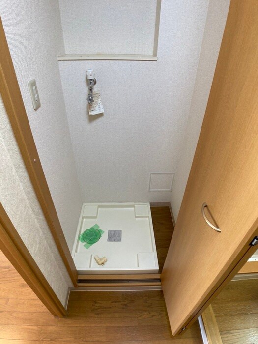 物件内観写真15　(洗濯機置場)