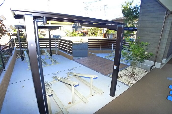 物件外観写真3　(駐輪場)