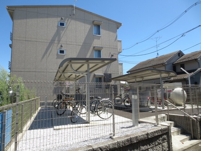 物件外観写真2　(駐輪場)