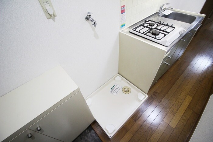 物件内観写真15　(洗濯機置場)