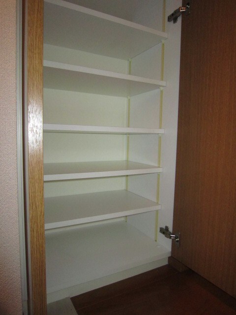 物件内観写真6　(靴箱)