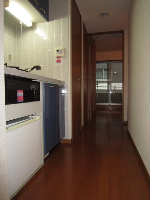 物件内観写真12　(廊下)