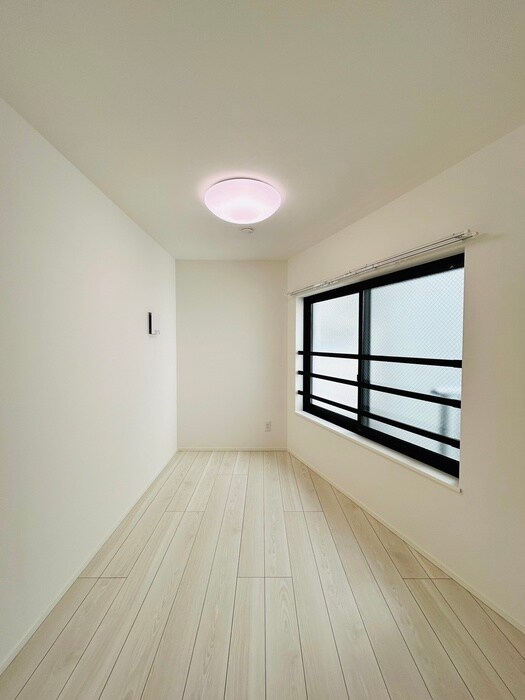 物件内観写真9　(居室)