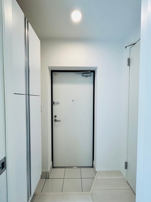 物件内観写真15　(玄関)