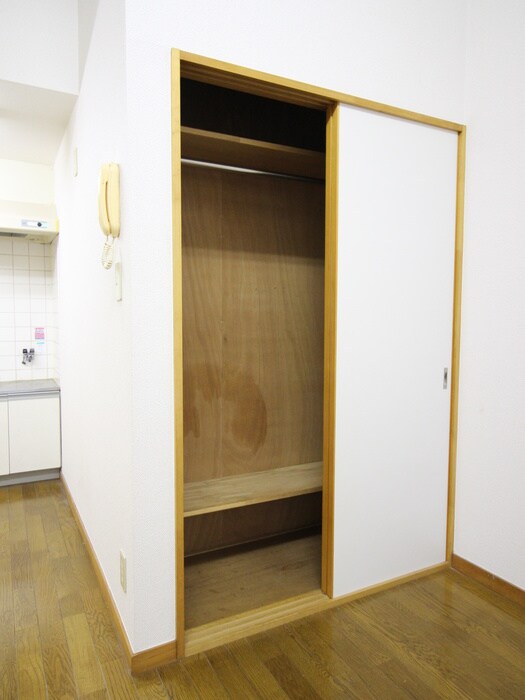 物件内観写真10　(収納)
