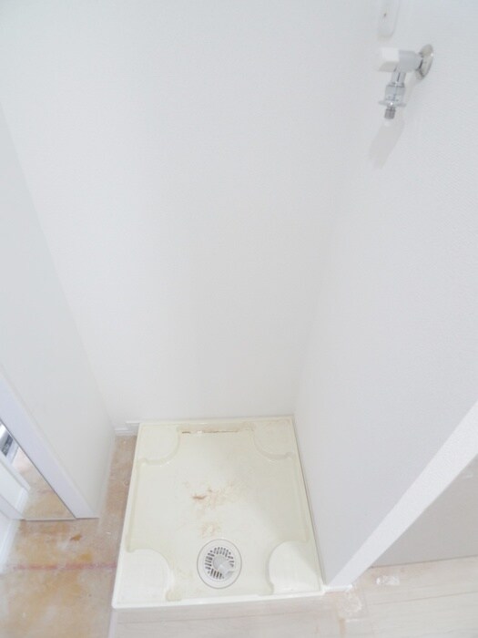 物件内観写真11　(洗濯機置場)