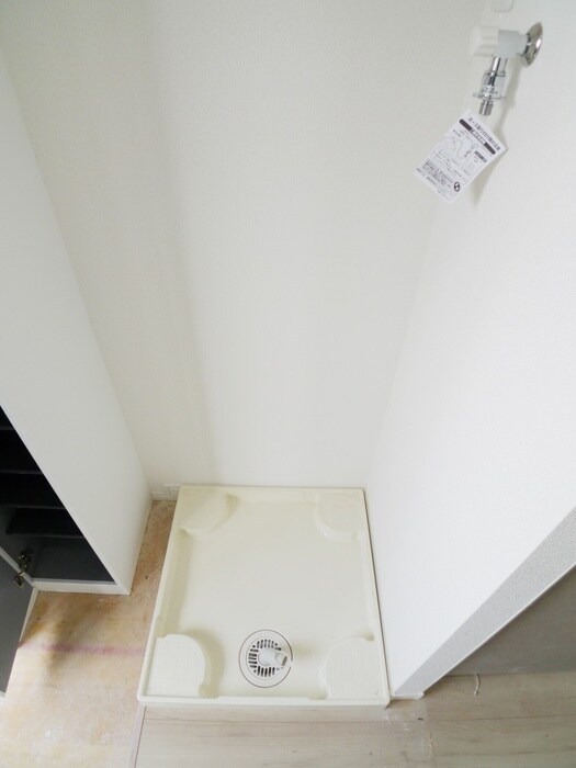 物件内観写真11　(洗濯機置場)