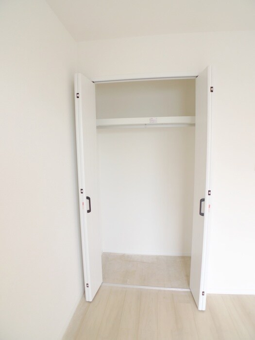 物件内観写真12　(収納)