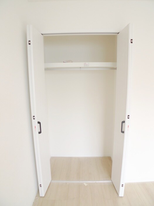 物件内観写真12　(収納)