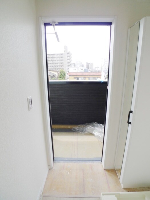 物件内観写真13　(玄関)